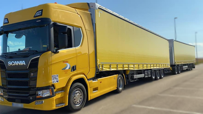 Schmitz Cargobull entrega su primer EcoDuo en España al Grupo Lopezmar