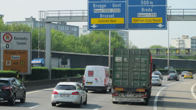 Bélgica eleva el salario mínimo de los conductores desplazados en el país