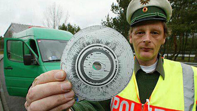 La UE aclara que la falta de discos del tacógrafo solo puede conllevar una única sanción