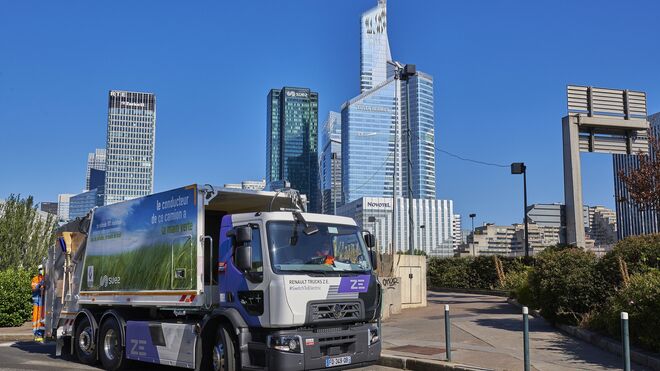 Renault Trucks entrega diez vehículos eléctricos al Grupo Suez