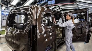 Stellantis Vigo suspende la producción de furgonetas "al menos" hasta el lunes
