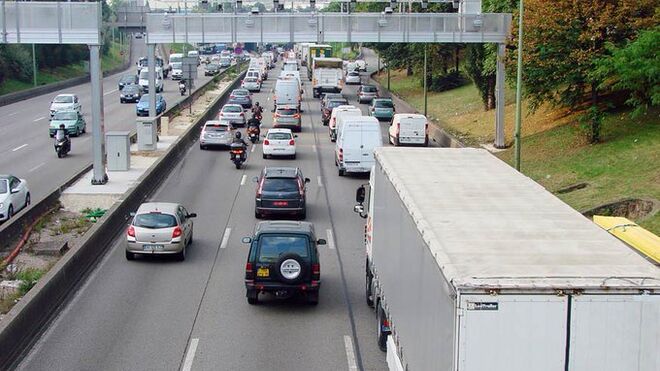 Los transportistas franceses denuncian que la ecotasa es "ineficaz y demagógica"