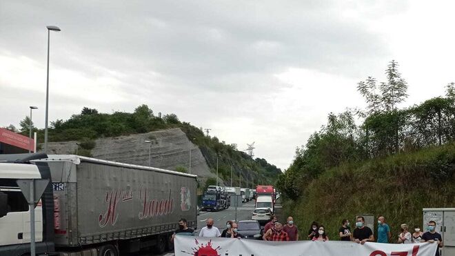 Concentración en Guipúzcoa ante la muerte de un transportista "por la precariedad laboral"