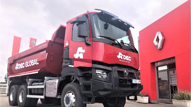 Renault Trucks Barcelona entrega K 6x6 DTI 440 cv a Adec Global