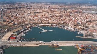 Valenciaport mueve en agosto un 13,4% más de contenedores que en 2019