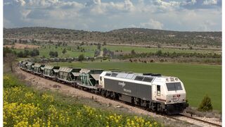 Renfe Mercancías compra 12 locomotoras por importe de 178 millones