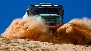 Iveco participará en el Dakar 2022 con dos camiones Powerstar  y un Trakker