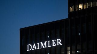 Daimler traspasa los servicios financieros para camiones en España a su nueva filial