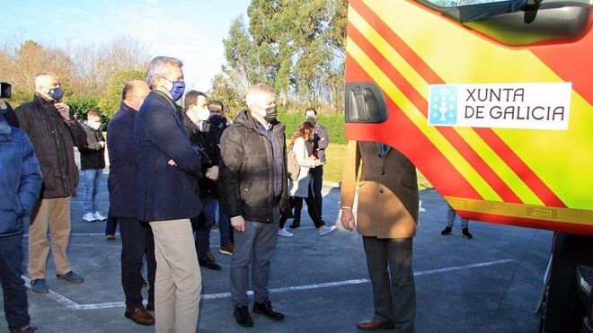 Galicia entrega un camión al Grupo de Emergencias Supramunicipal