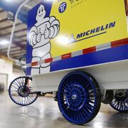 Michelin presenta un neumático sin aire para la última milla