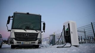 El eEconic de Mercedes-Benz busca sus límites en el Ártico