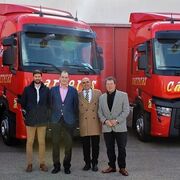 Renault Trucks entrega 50 camiones T 520 a Carreras