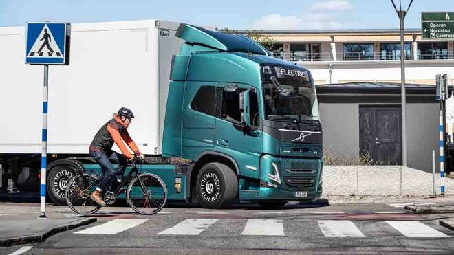 Volvo Trucks protege a ciclistas y peatones