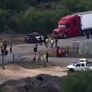 Mueren 46 inmigrantes hacinados en un camión en Texas
