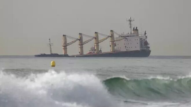 Un buque granelero choca con un metanero frente a la Bahía de Algeciras