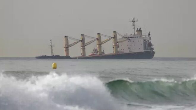 Un buque granelero choca con un metanero frente a la Bahía de Algeciras