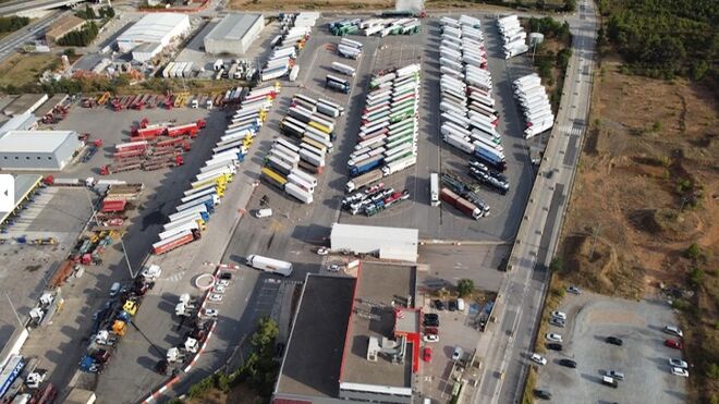 Las empresas TIIC y Padrosa construirán 46 estacionamientos para camiones