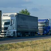 IRU pide a Bruselas que priorice los camiones TIR para aliviar las colas en la frontera con Ucrania