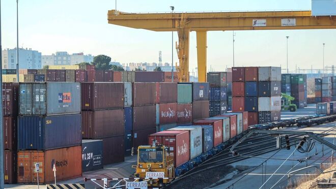 Adif adquiere el 13% de Puerto Seco de Madrid para subir más mercancías al tren
