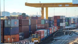Adif adquiere el 13% de Puerto Seco de Madrid para subir más mercancías al tren