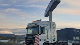 Scania entrega a Transportes Teixu Menéndez dos camiones de la serie R