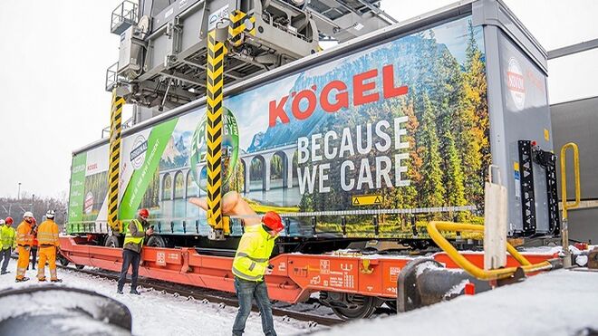 Kögel monta su semirremolque EuroTrailer en el tren