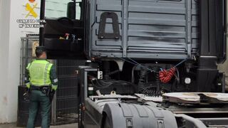 La Guardia Civil denuncia dos camiones por montar dispositivos emuladores de Adblue