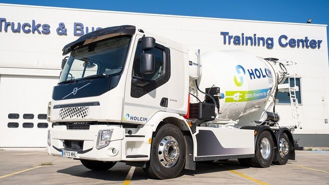 Holcim operará la primera hormigonera eléctrica en España, de Volvo Trucks