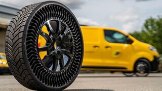 La Poste equipa sus furgonetas de reparto con ruedas sin aire de Michelin