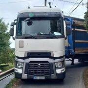 Otra mala jugada del GPS: un camionero lituano se queda atrapado en una carretera de La Coruña