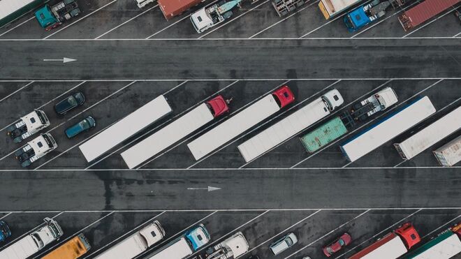 La UE lanza la tercera convocatoria para financiar aparcamientos seguros de camiones