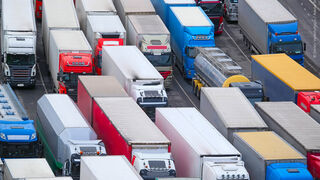 La Eurocámara aprueba un ambicioso Reglamento para reducir un 90% las emisiones de los camiones en 2040