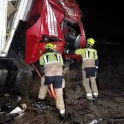 Fallece un camionero al volcar su vehículo en la AP-2 en Huesca