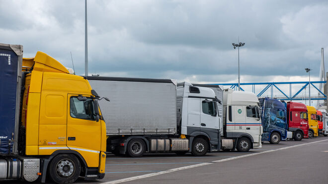 El Europarlamento aprueba el duro Reglamento de emisiones para camiones, que no entierra el motor de combustión