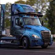 Daimler Truck aúna en un eCascadia la conducción autónoma y electromovilidad